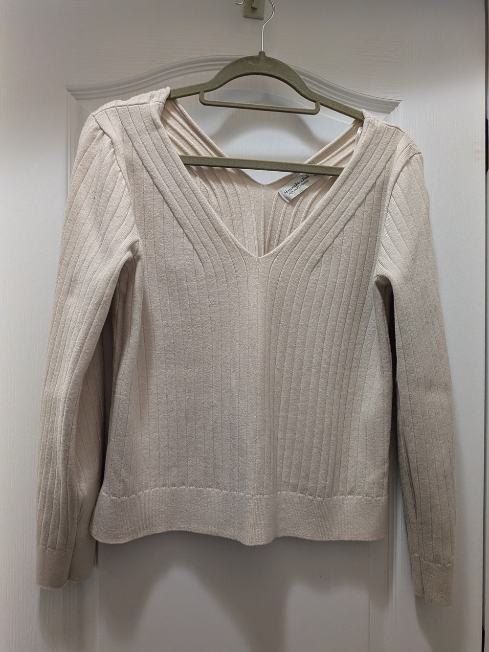 Abercrombie & Fitch Cream Ribbed V-Neck Sweater NWOT